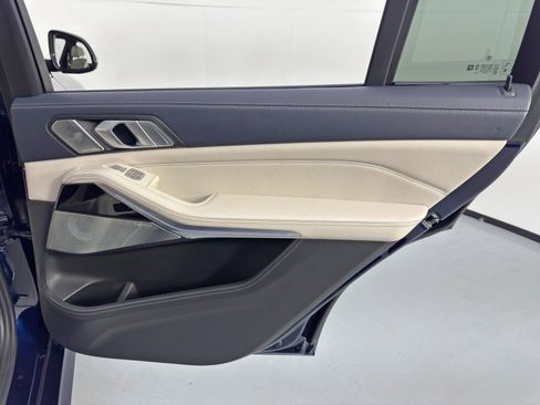 Used 2021 BMW X7 M50i w/ Dynamic Handling Package image 53