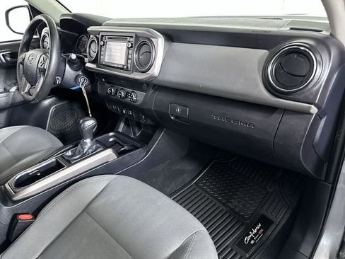 Used 2019 Toyota Tacoma SR5 RWD image 30