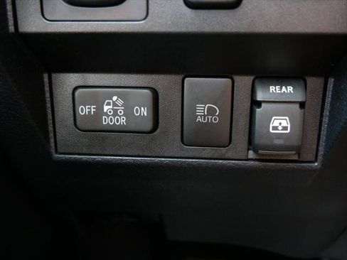 Certified 2019 Toyota Tundra Limited w/ Limited Premium Package AWD/4WD image 33