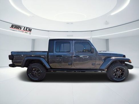 New 2026 Jeep Gladiator Sport AWD/4WD image 2