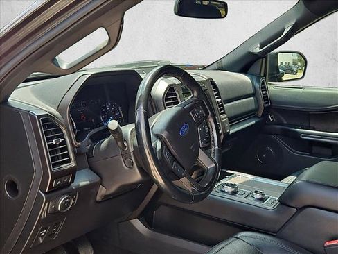 Used 2018 Ford Expedition Limited w/ Equipment Group 302A AWD/4WD image 10