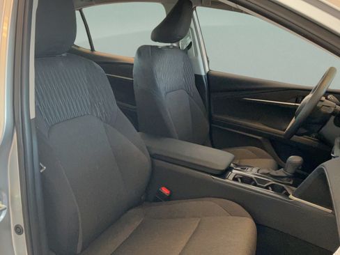 Used 2025 Toyota Camry LE w/ Convenience Package FWD image 28