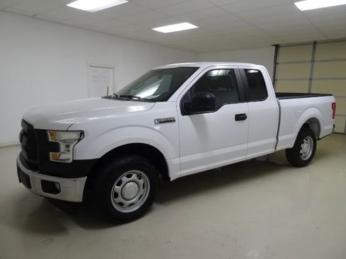 Used 2017 Ford F150 XL w/ Equipment Group 101A Mid image 3