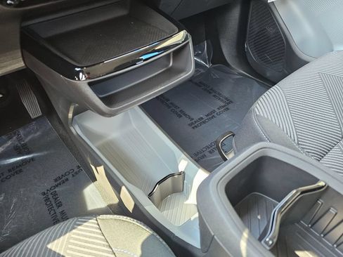 New 2027 Chevrolet Bolt LT w/ Comfort Package FWD image 30