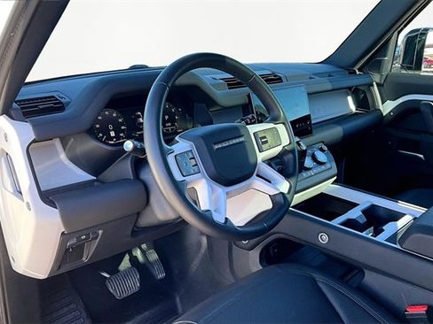 Used 2025 Land Rover Defender 110 S image 13