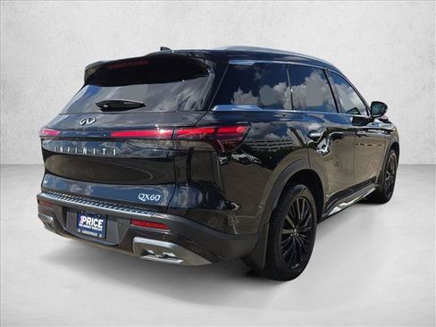 Used 2023 INFINITI QX60 Sensory w/ Vision Package AWD/4WD image 3