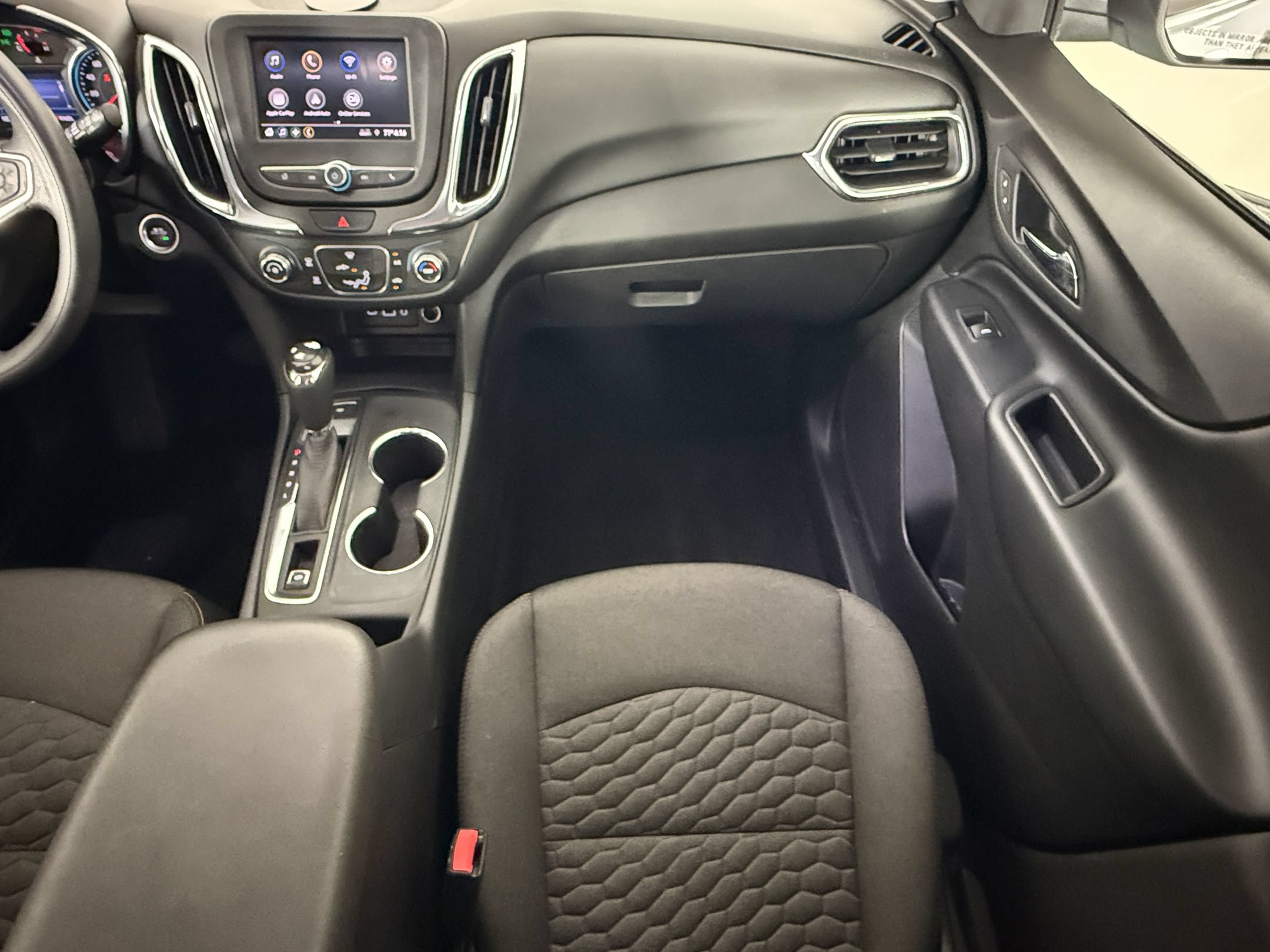 Used 2020 Chevrolet Equinox LT FWD image 27