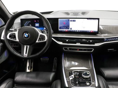 Used 2025 BMW X7 M60i image 35