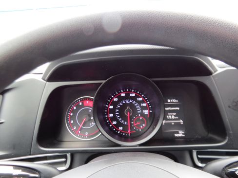 Used 2021 Hyundai Elantra SEL image 17