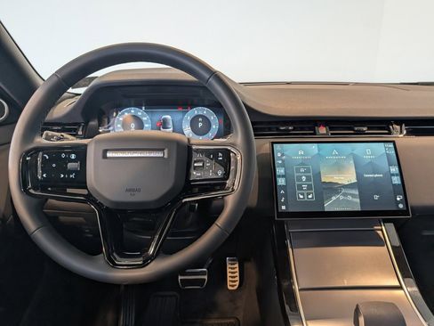 Used 2024 Land Rover Range Rover Evoque Dynamic SE image 17