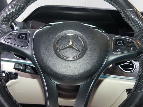 Used 2017 Mercedes-Benz E 300 4MATIC image 32