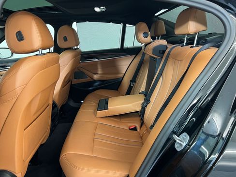 Used 2023 BMW 540i w/ Executive Package image 13