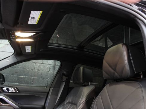 Used 2023 BMW X6 xDrive40i w/ M Sport Package image 20