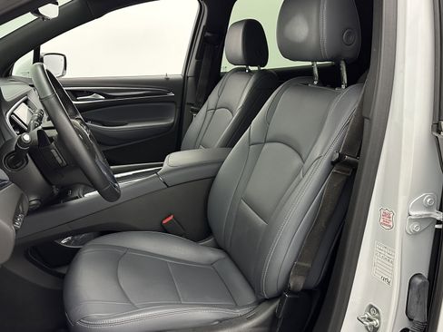Used 2024 Buick Enclave Premium image 25