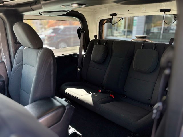 Used 2022 Jeep Wrangler Sport AWD/4WD image 20