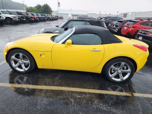 Used 2007 Pontiac Solstice Convertible w/ Premium Package RWD image 5