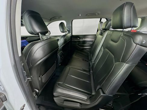 Used 2023 Jeep Grand Cherokee L Limited RWD image 28