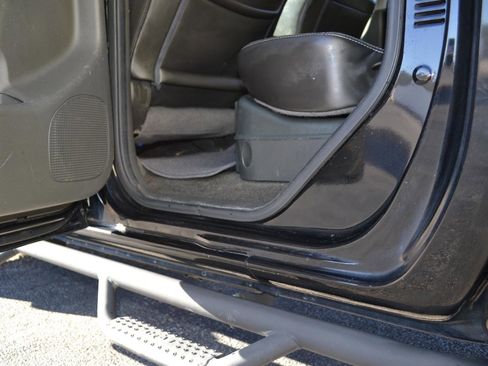 Used 2016 Nissan Frontier PRO-4X w/ Pro-4x Luxury Package image 45