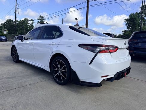 Used 2023 Toyota Camry SE FWD image 7