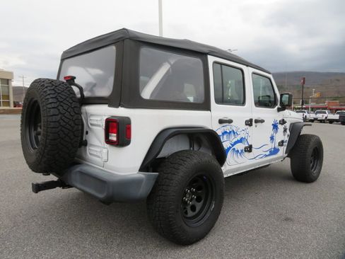 Used 2019 Jeep Wrangler Unlimited Sport image 3
