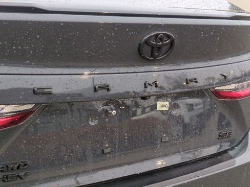 Used 2025 Toyota Camry SE image 13