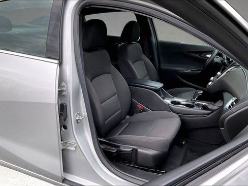 Used 2018 Chevrolet Malibu LT image 28