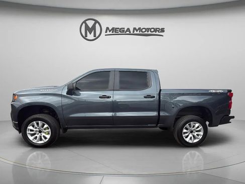 Used 2019 Chevrolet Silverado 1500 Custom w/ Custom Convenience Package image 3