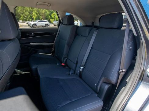 Used 2020 Kia Sorento FWD V6 image 10