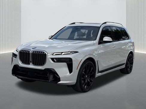 Used 2023 BMW X7 xDrive40i w/ M Sport Package image 1