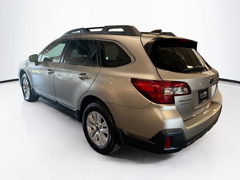 Used 2018 Subaru Outback 2.5i Premium AWD/4WD image 5
