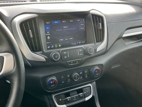 Used 2024 GMC Terrain SLT image 20