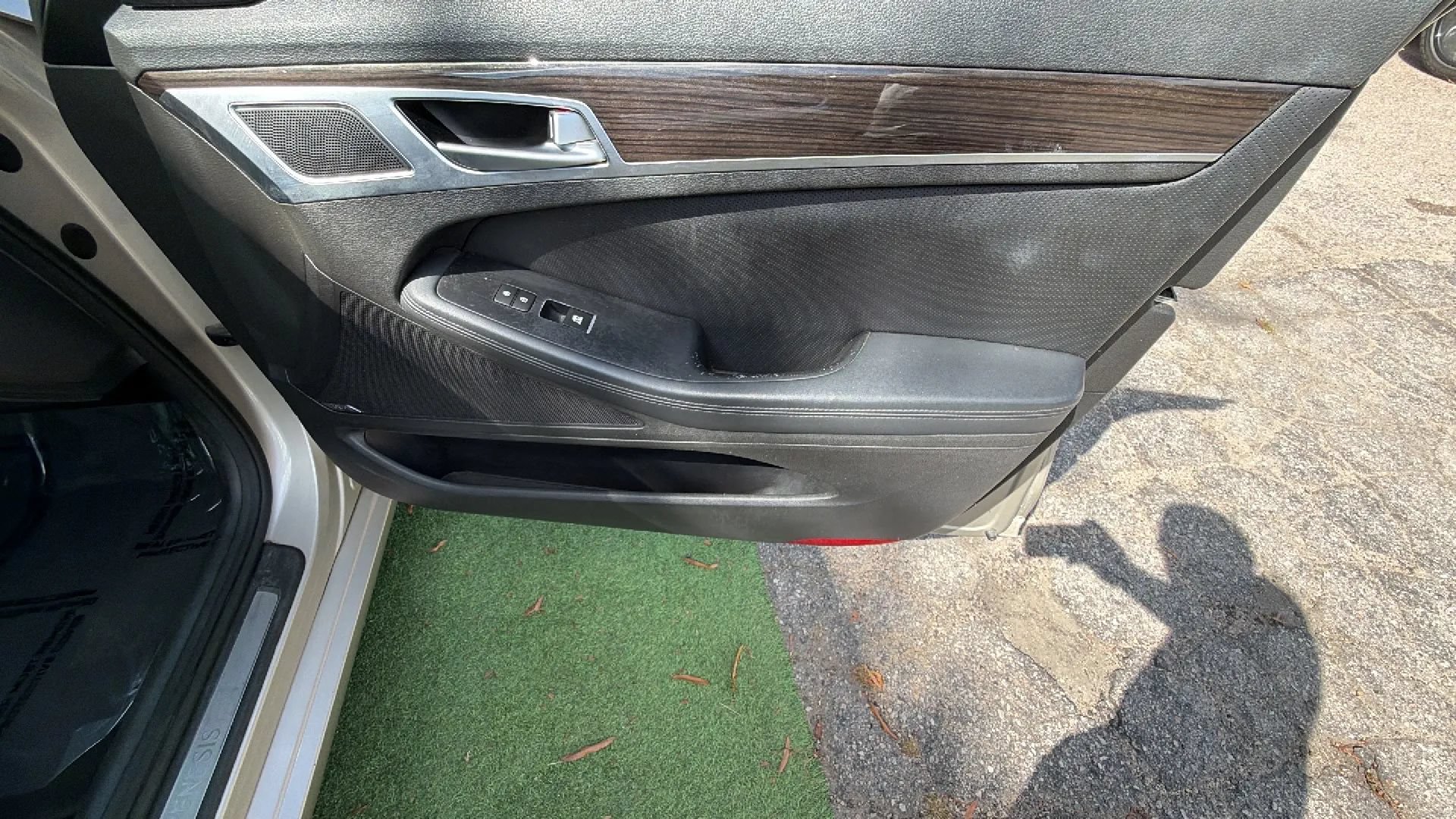 Used 2015 Hyundai Genesis 3.8 w/ Option Group 03 RWD image 24