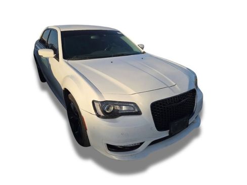 Used 2021 Chrysler 300 Touring L RWD image 2