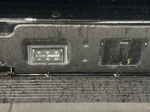 Used 2023 GMC Sierra 1500 AT4X image 8