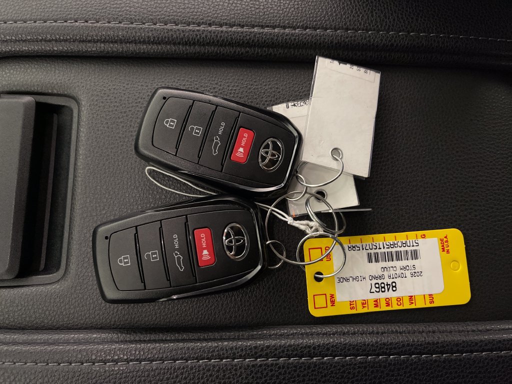Certified 2026 Toyota Grand Highlander AWD Hybrid image 24