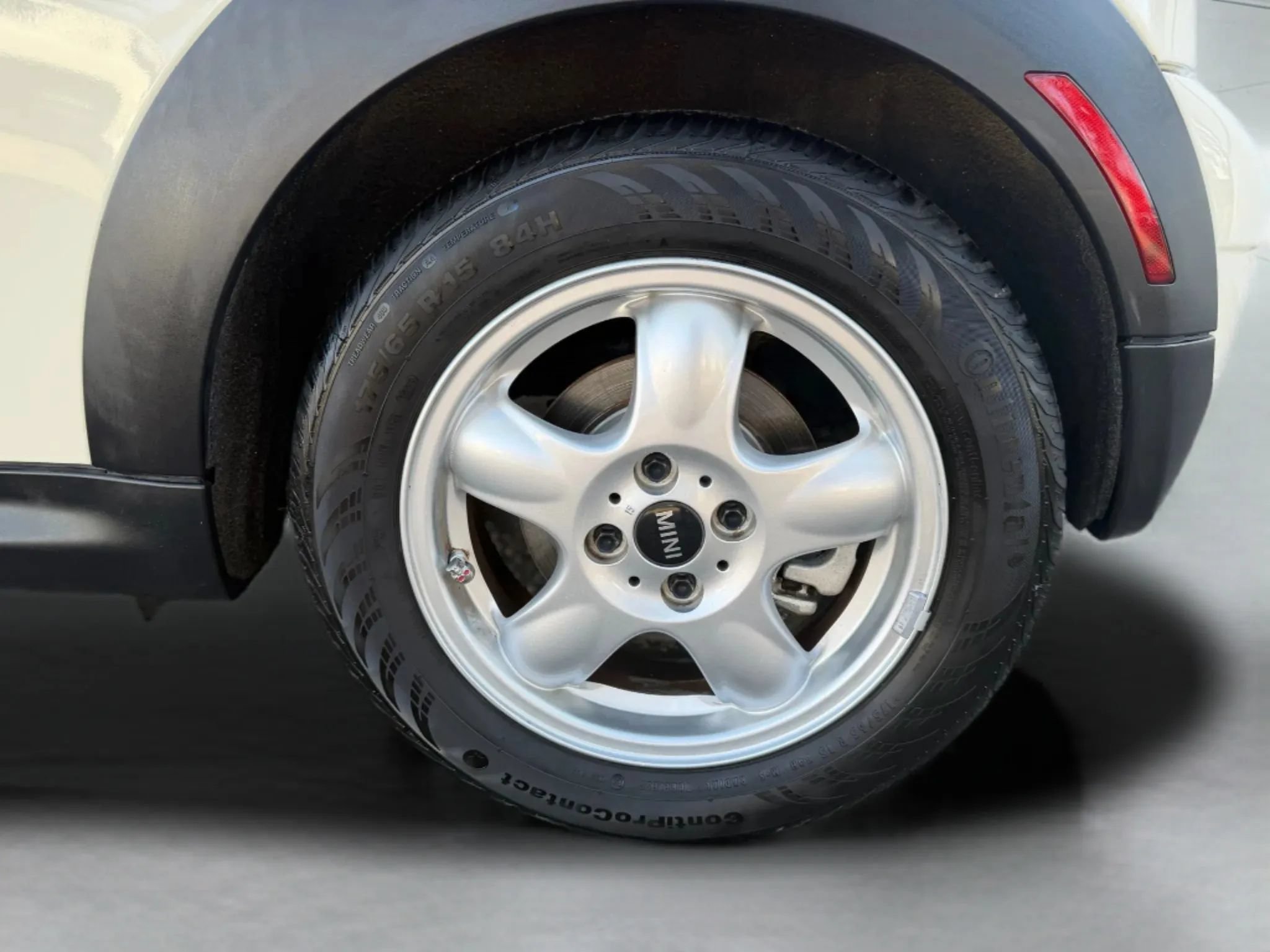Used 2010 MINI Cooper Hardtop FWD image 32