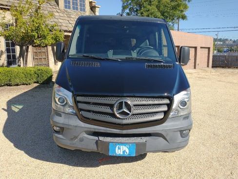 Used 2017 Mercedes-Benz Sprinter 2500 image 3