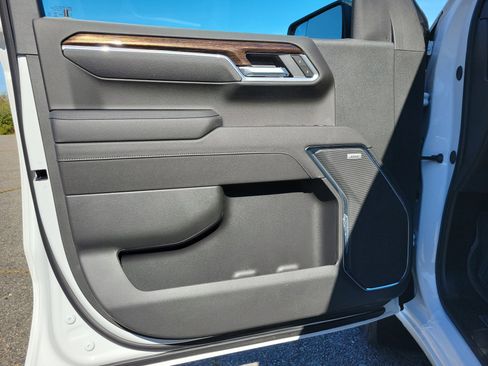 New 2026 GMC Sierra 1500 Elevation image 17