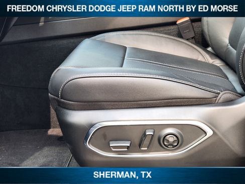 New 2025 Jeep Wagoneer 4WD image 18