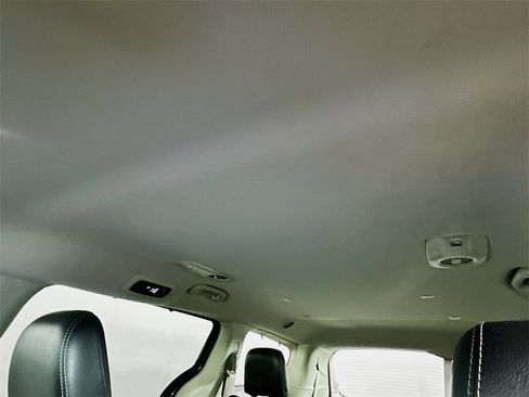 Used 2022 Chrysler Pacifica Touring-L image 21