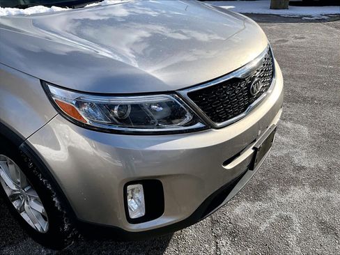 Used 2014 Kia Sorento LX image 5