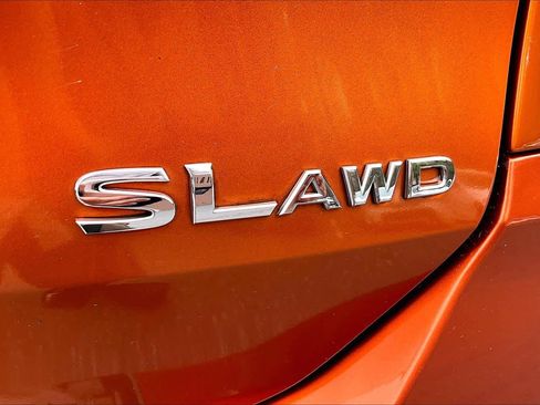 Used 2018 Nissan Rogue SL w/ Premium Package image 10