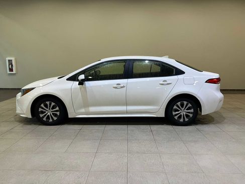 Certified 2022 Toyota Corolla LE image 3