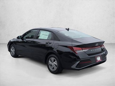 New 2026 Hyundai Elantra SE FWD image 9