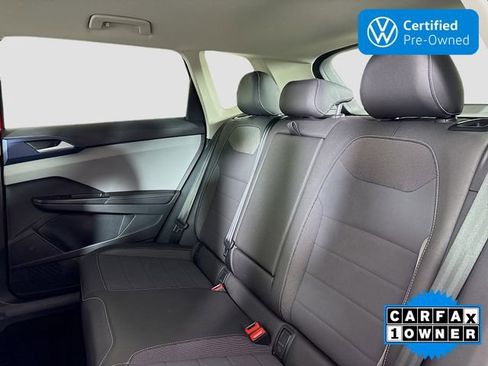 Certified 2024 Volkswagen Taos SE image 24