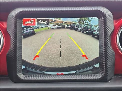 Used 2022 Jeep Wrangler Unlimited Rubicon w/ Steel Bumper Group AWD/4WD image 14