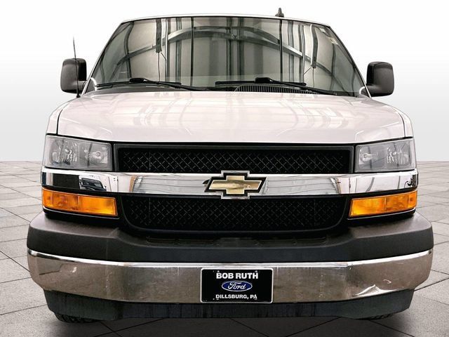 Used 2018 Chevrolet Express 3500 LT w/ LT Preferred Equipment Group RWD image 3