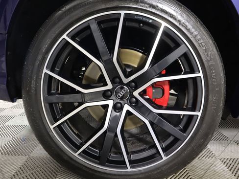 Used 2020 Audi Q8 Premium Plus image 34