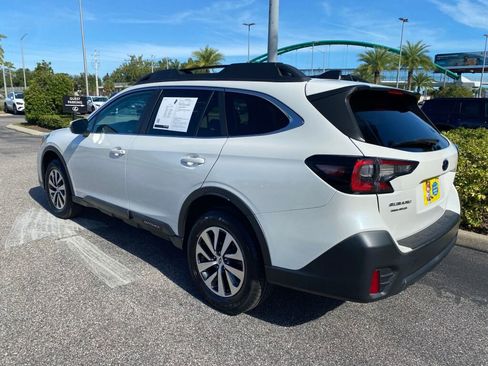 Used 2021 Subaru Outback Premium image 2