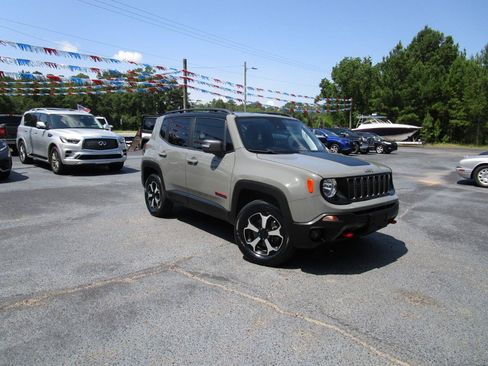 Used 2021 Jeep Renegade Trailhawk w/ Trailer Tow Group AWD/4WD image 40
